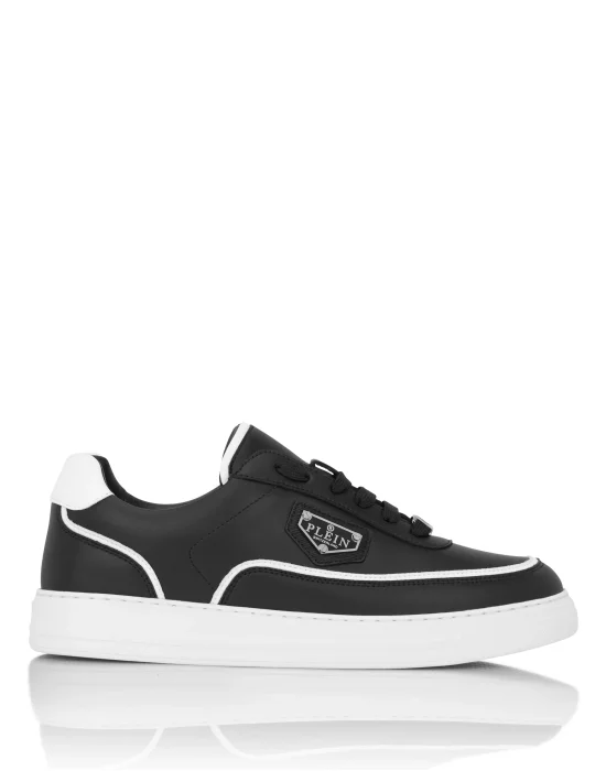 Low-Top Sneakers TRIANGLE